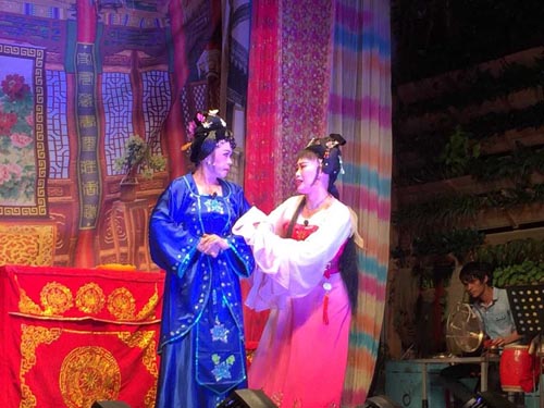 每晚演出一场,纪念保生大帝诞辰;福海宫将连演三晚,则为纪念妈祖诞辰