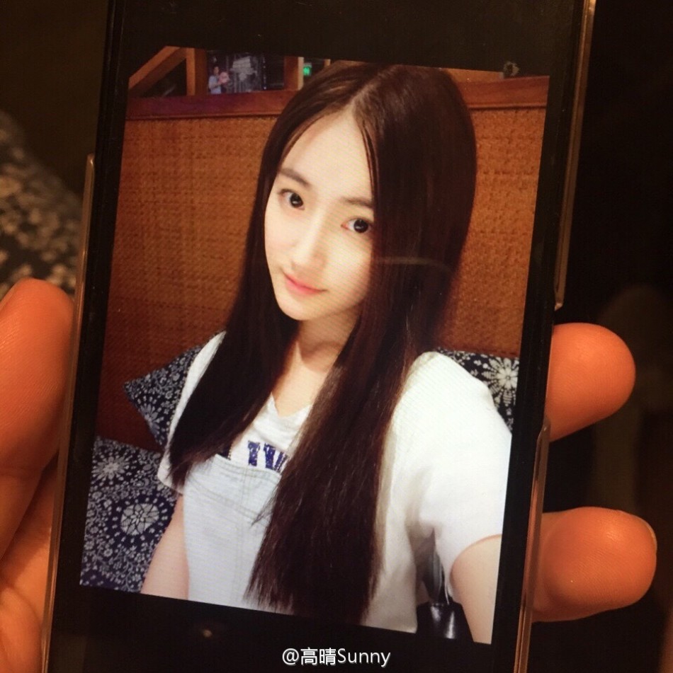 文艺腔调最美校服女生高晴晒健身照轻松炫腹